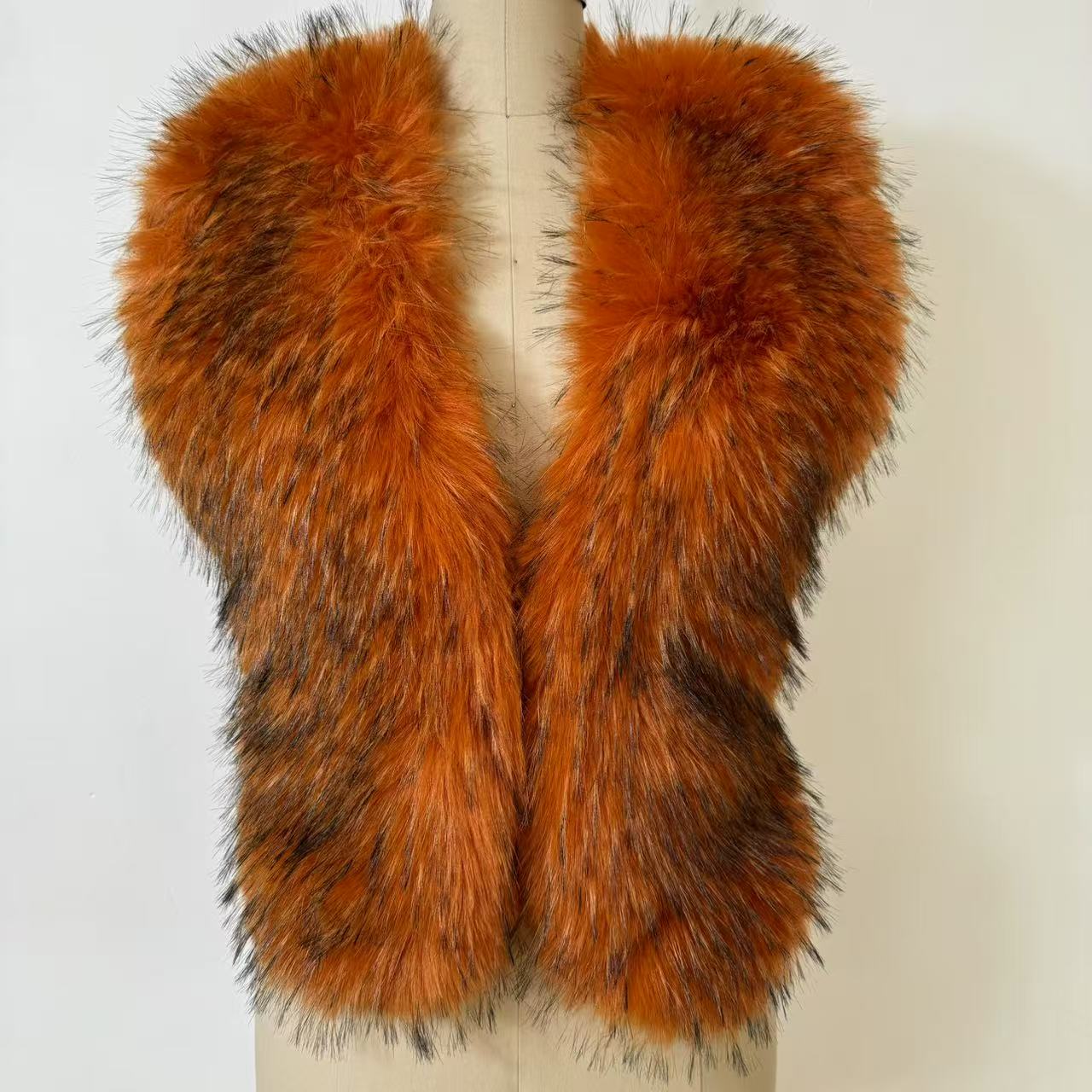 Streetwear New Faux Raccoon Fur Vest Women Fuax Fur Halter Top vest
