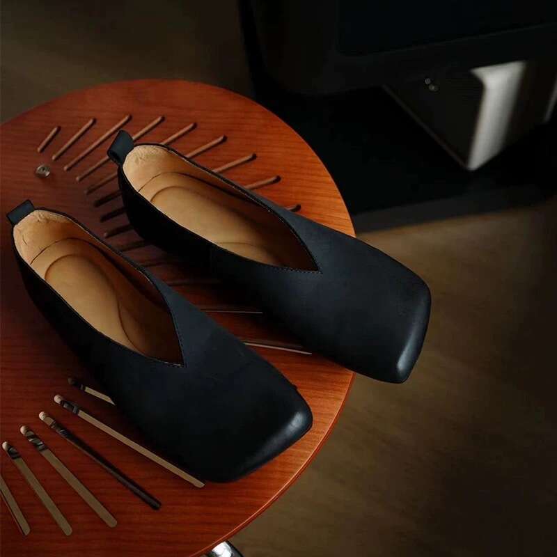 Genuine Leather Niche V-Cut Square Toe Flat Ballet for Women 2025 New Spring Fashion Vintage Single Shoes