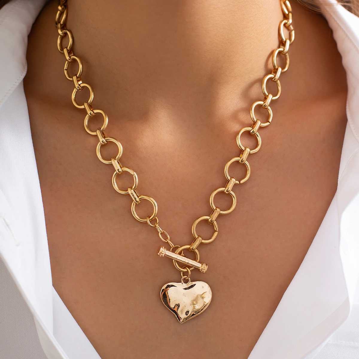 Lacteo Vintage Gold Color Circular Iron Chain Necklace For Women Daily Versatile Chunky Thick Heart Shaped OT Buckle Pendant New XJ250528