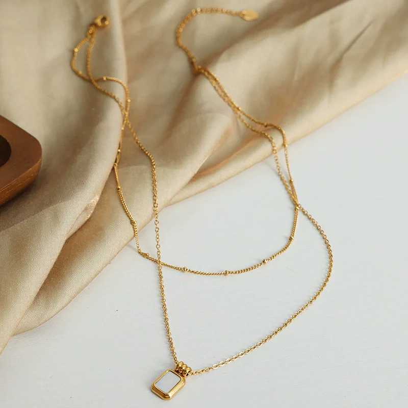 French new retro light luxury niche design white seashell titanium steel gold-plated pendant collarbone chain necklace jewelry XJ250528