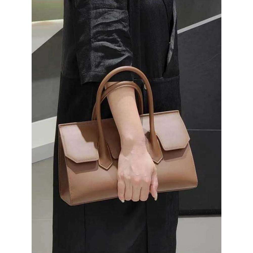 Elegant Office Ladies Totes Handbag Flap Cowhide Genuine Leather Business Women Strap Shoulder Bag New Sling Crossbody Bags