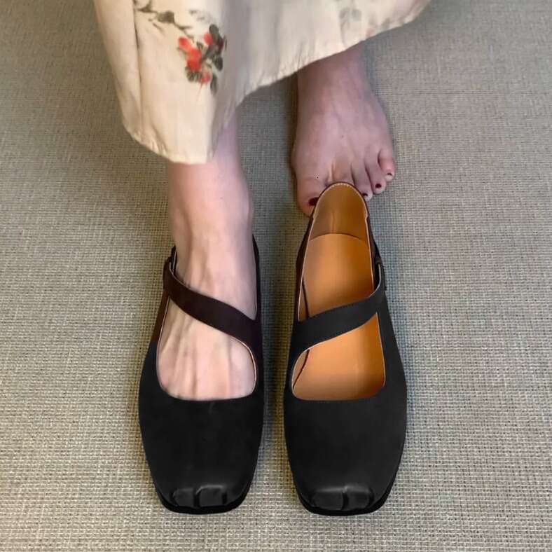 Genuine Leather French Style Small Fragrance Pig Nose Square Toe Flat Ballet Shoes with One-Strap Mary Jane Flats for Women