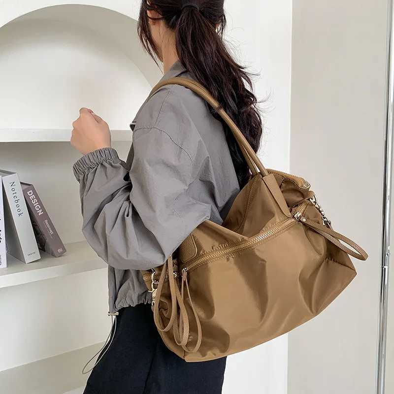 Large Capacity Shoulder Bags Oxford Waterproof Travel Duffle Lightweight Business Commuting Handbags Luxury Designer Tote BagsXJ2520528