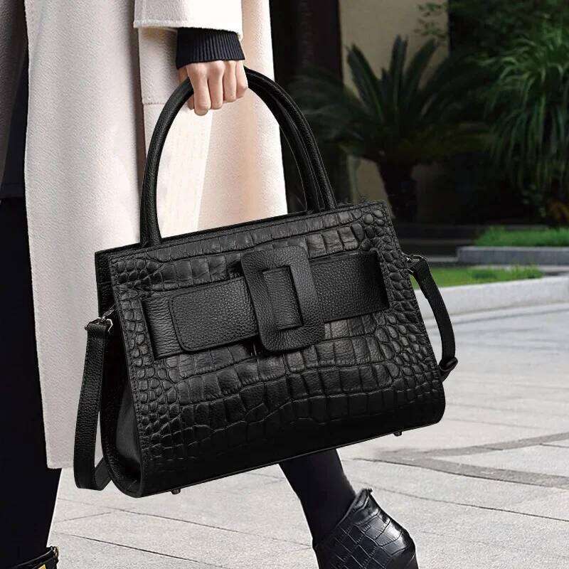 2024 New Women's Fashion Versatile Commuter Large Air Single Shoulder Cow Leather Summer Trendy Bag Motorcycle Equipment