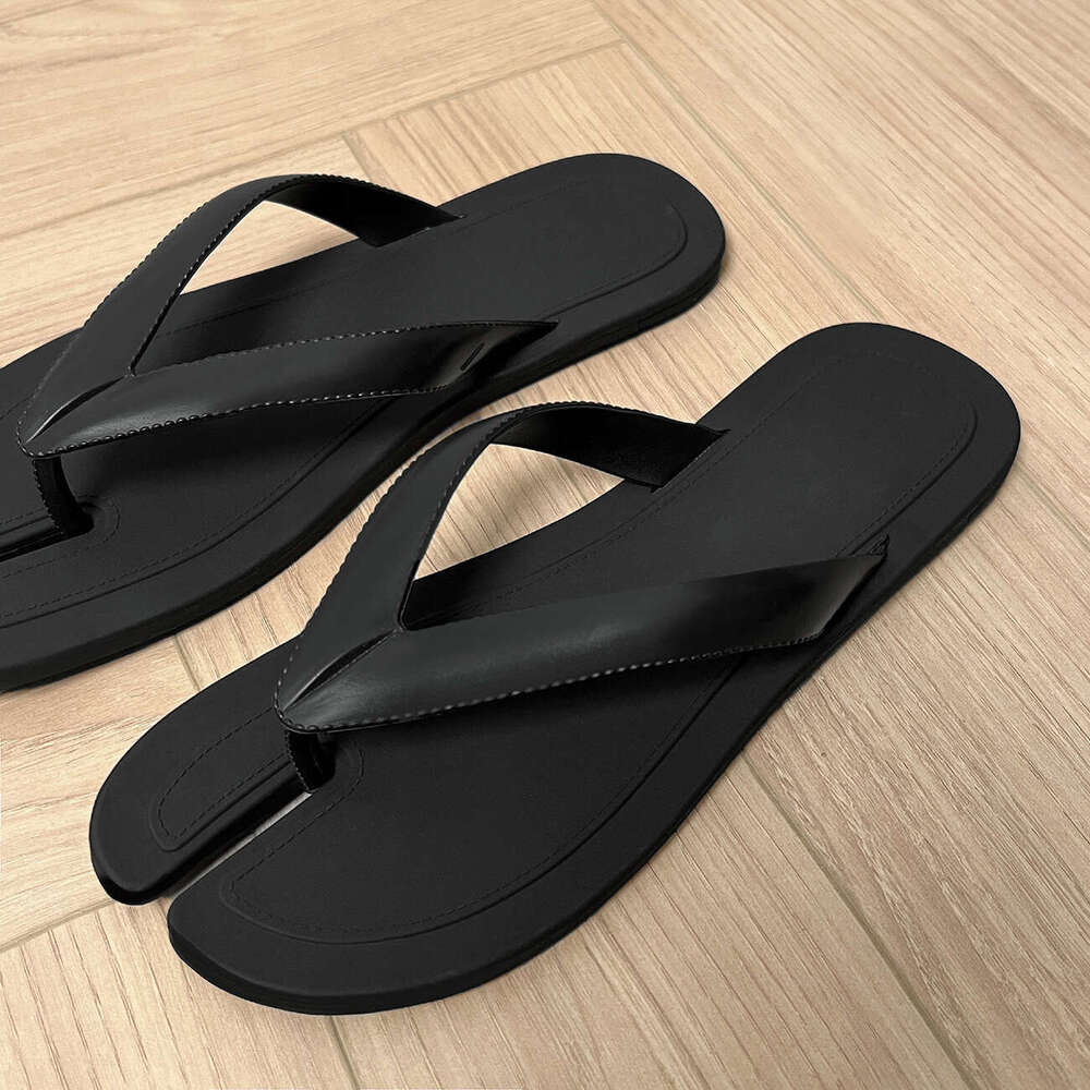 Genuine Leather Niche Design Pig Trotter Split Toe Flip-Flops for Women, Summer New Beach Flat Sandals, Roman Style Cool Slippers