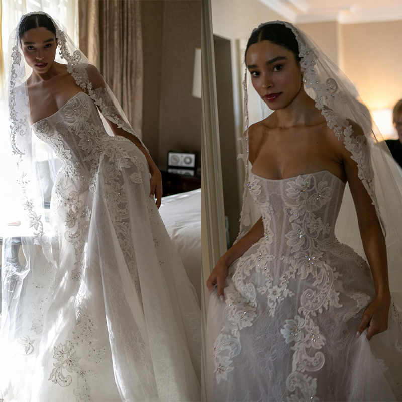 Classic A Line Wedding Dress For Women Strapless Sleeveless Bridal Gown Lace Appliques Sweep Train Dresses Custom Made vestidos de novia