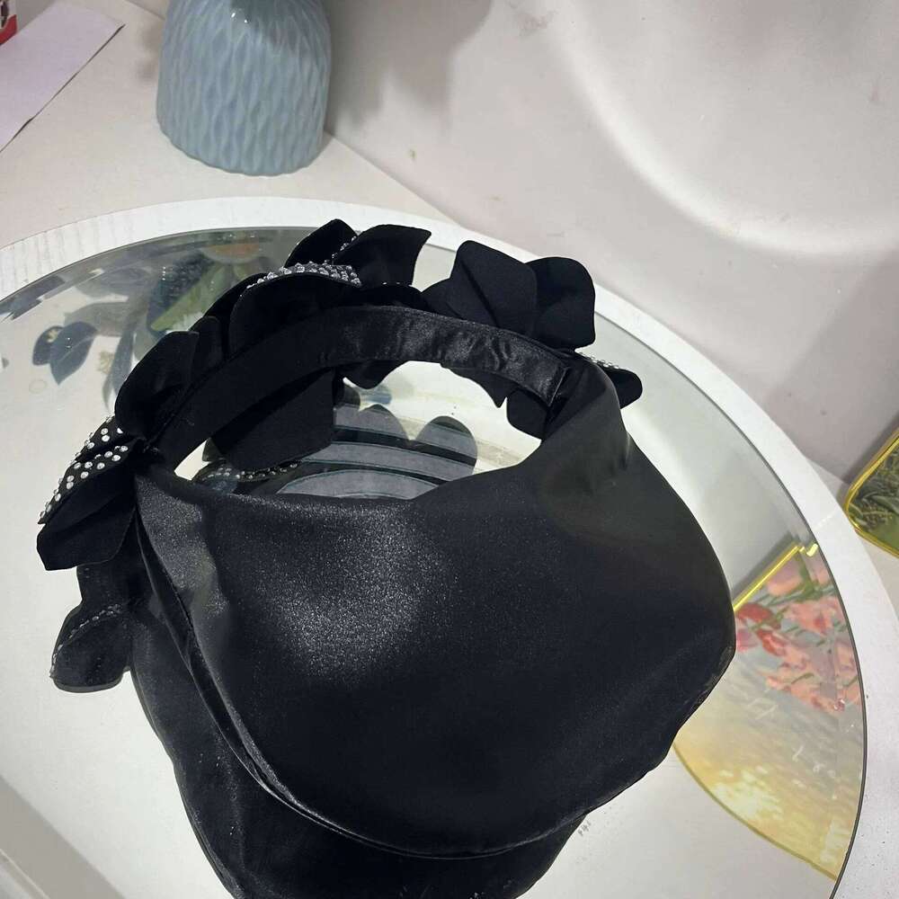 Women's Bags Designer Flower Handle Women's Handbag Rhinestone Evening Clutch Half Moon Satin Shoulder Bags For Women Silk Cloud Crescent Ba