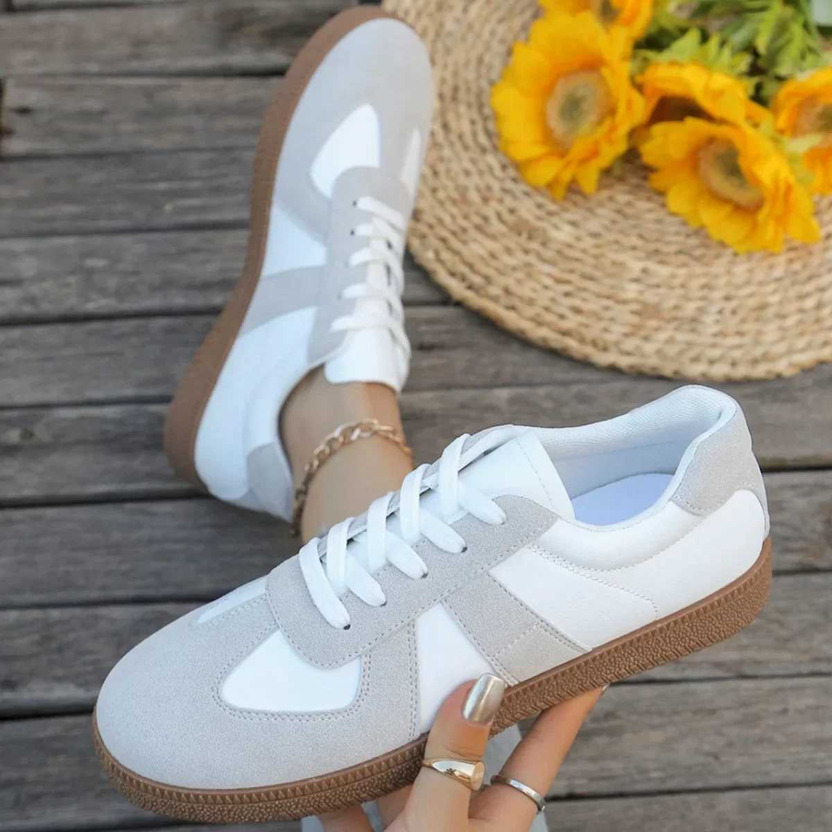 Spring and Autumn New Style Round Toe Soft Sole Casual Shoes Fashionable and Comfortable White Shoes Sports Shoes for Women XJ250529