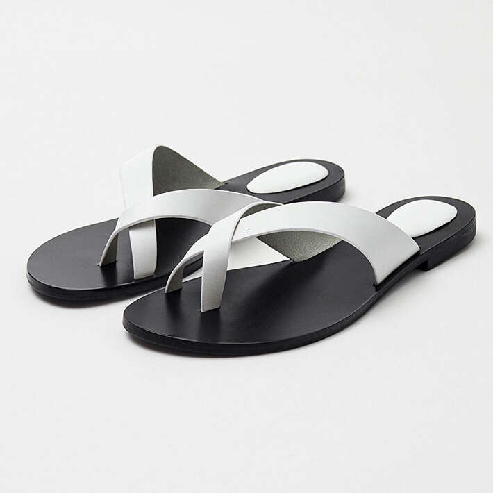 Genuine Leather Round Flat Simple Niche Design Cross Toe Post Sandals for Women Outdoor 2025 New Summer