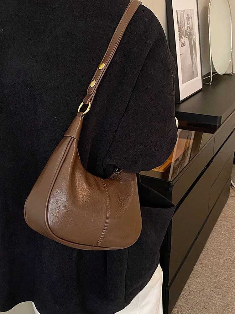 Crescent Bag for Women Adjustable Strap Hobo Bag PU Leather with Zipper Crossbody Bag Solid Handbag for Work Travel XJ250604