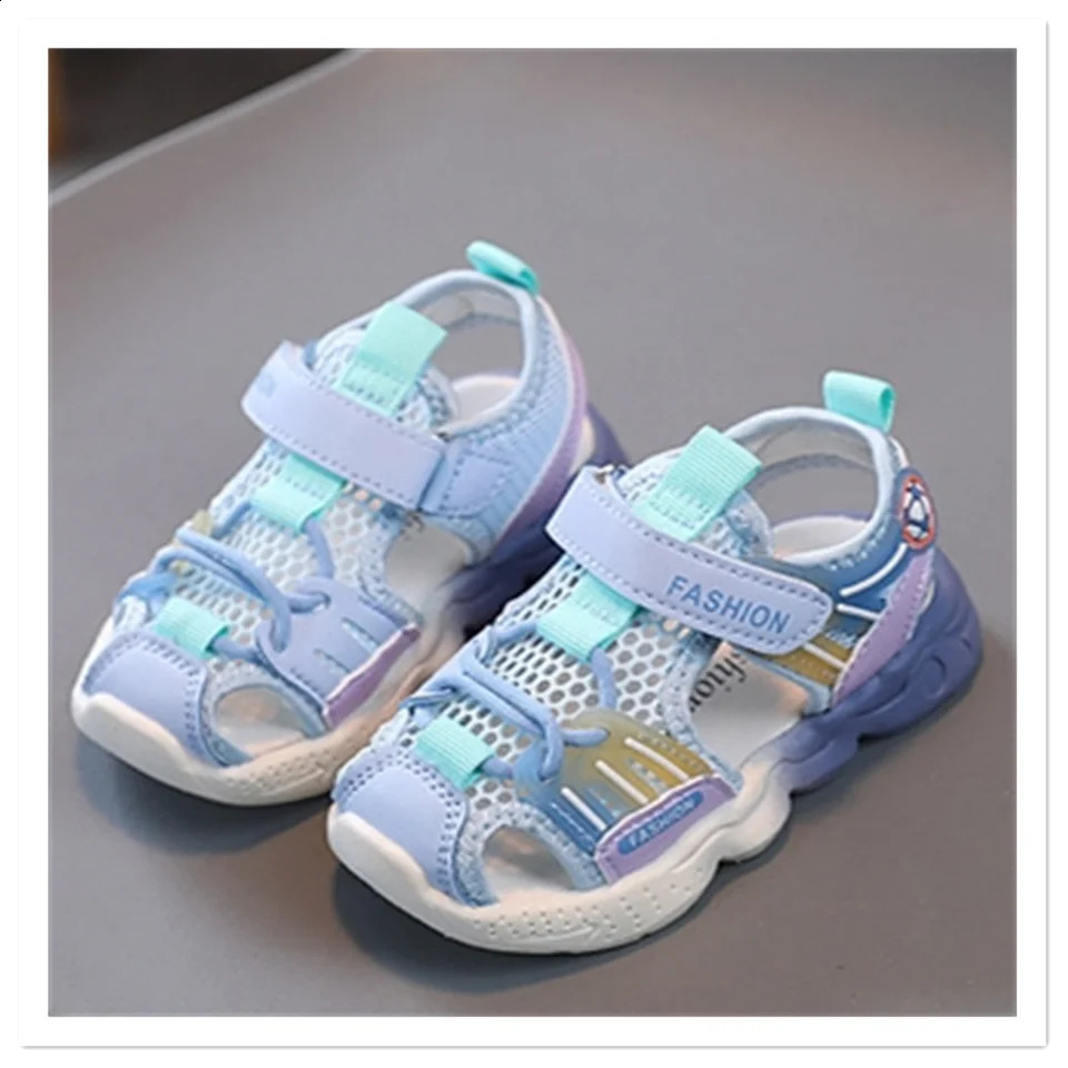 Childrens Sports Sandals Spring/Summer Hollow Net Bread Head Beach Shoes for Boys and Girls Soft Sole Casual Shoes Tre 250527