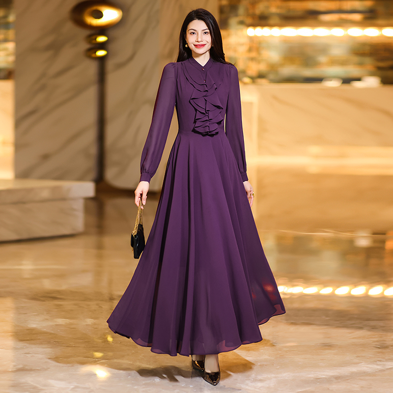 Chic Floral Patterned Long-Sleeve Maxidress Perfect for Summertime Events