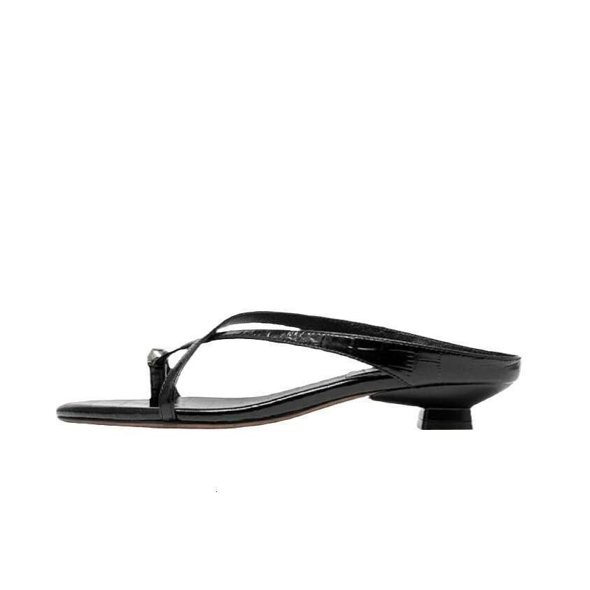 Genuine Leather Niche Design Crocodile Pattern Metal Toe Cross Strap Low Cat Heel for Women Outdoor Summer Sandals
