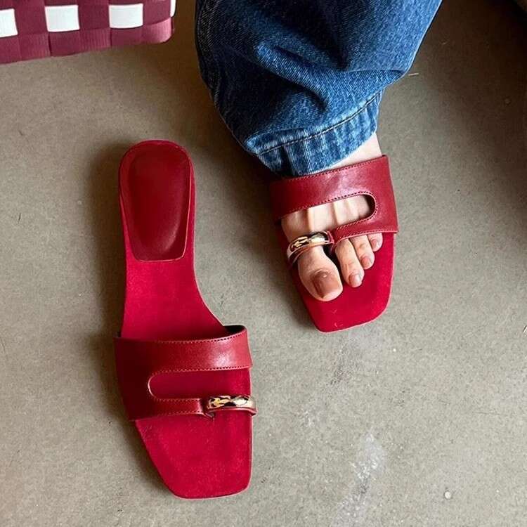 Cowhide Version ~ Korean Metal Buckle Split Toe Slip-On Flat Sandals for Women Outdoor Wear 2025 Summer New Style Cool Slippers