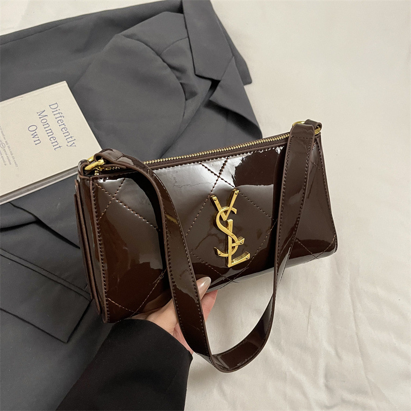 A new, versatile chain small square bag and a single-shoulder crossbody bag for niche and exquisite women 2025s hot