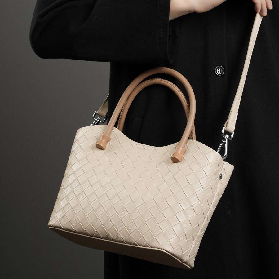 Tote Bag Fashion Crossbody Versatile Trendy Large Capacity Woven Women S New Simple Handheld Genuine Leather Shoulder Bag Shoulder Bag Braided Handbag