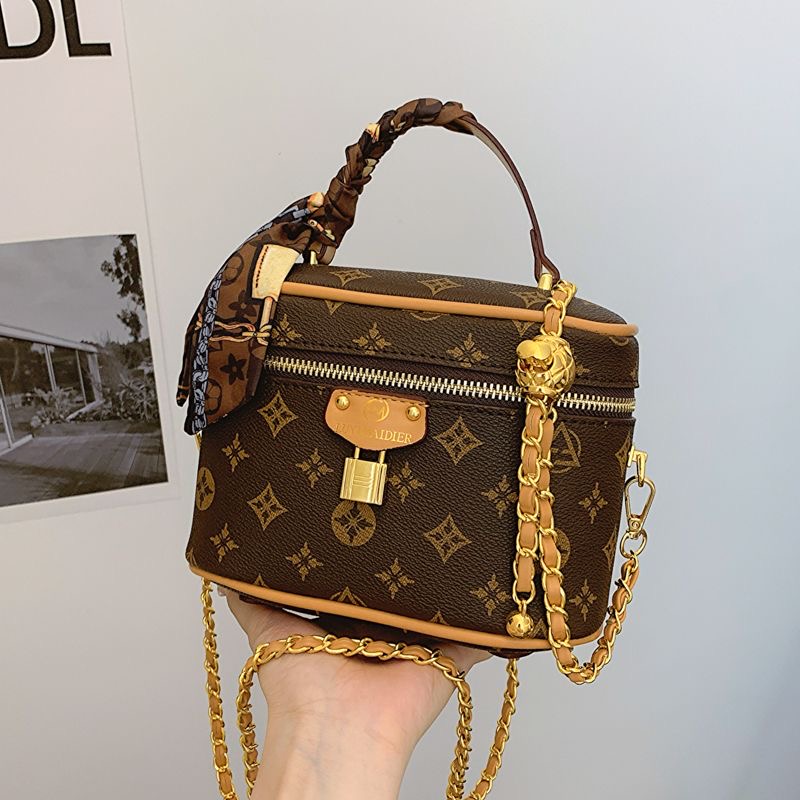 Designer Bag 2025 New Women Shoulder Crossbody Bag, Luxury Feel Chain Large Capacity Bucket Bag, Cosmetic Wash Storage Pouch & Wallet, Multi-Function 
