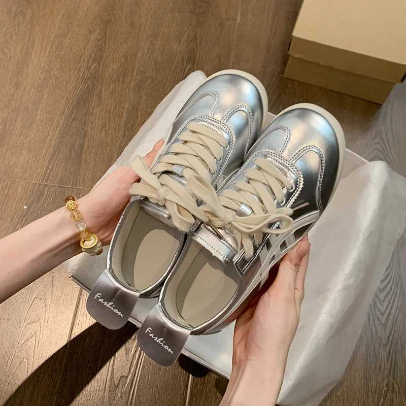 New Women Casual Shoes Breathable Running Shoes Outdoor Light Weight Sports Shoes Comfortable Jogging Tennis Anti Slip Sneakers XJ250529