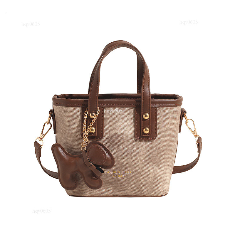 Top quality Brand High Quality New Style Free Delivery Designer Bag High-Quality Niche Handbag for Women 2025 Trend Versatile Shoulder Crossbody Fashi