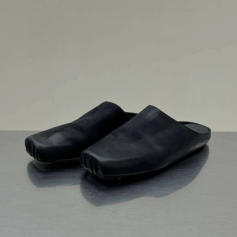 Genuine Leather Niche Pig Nose Closed-Toe Half Slippers for Women, Summer and Autumn New Square Toe Flat Washed Sandals
