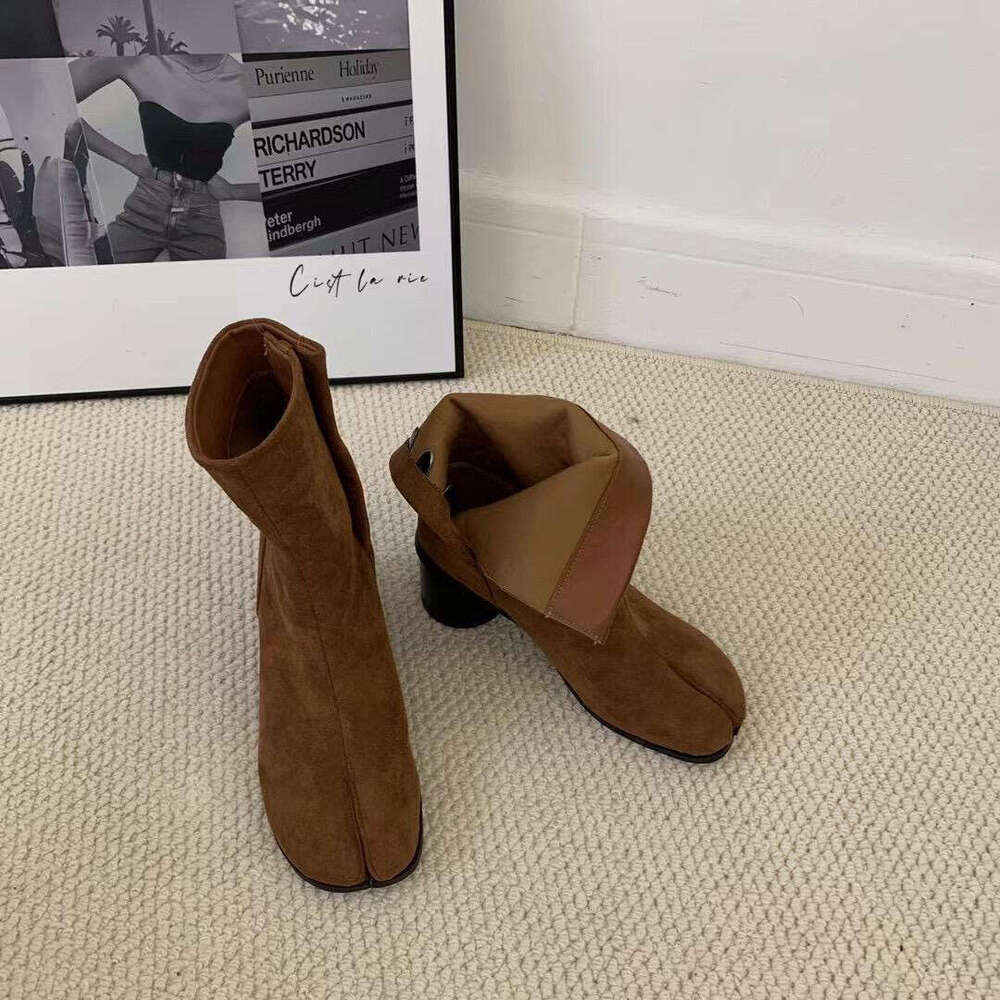 Korean Style Niche Two-Way Folded Pig Trotter Split Toe Mid-Calf Slim Women Autumn Winter Chunky High Heel Martin Short Boots
