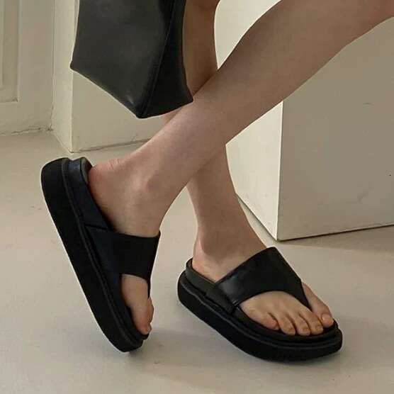 Cowhide Version ~ Korean Style Round Toe Thick Sole Flip-Flops for Women Outdoor Wear 2025 New Summer Height Increasing Sandals