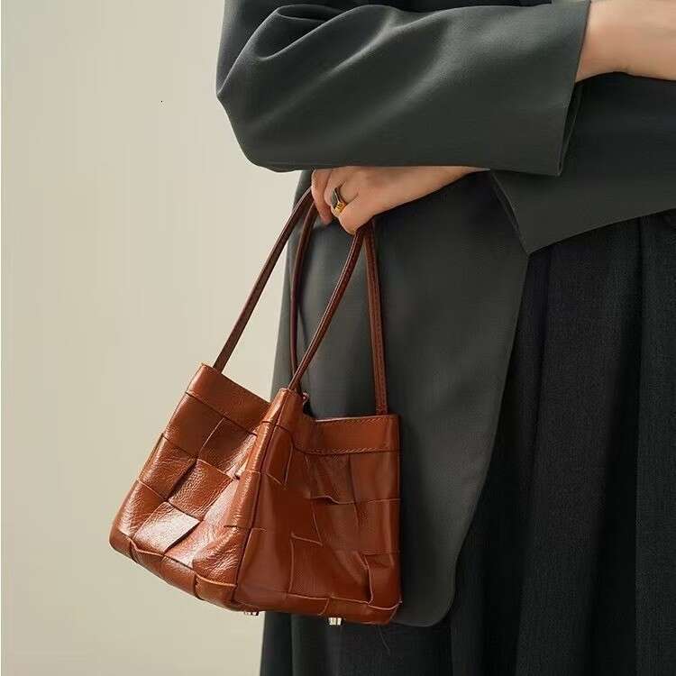 Tote Bag Braided Handbag Cowhide Bucket Woven Box Single Shoulder Crossbody Fashionable Women S Bag Versatile Handbag Lightweight Niche Shoulder Bag
