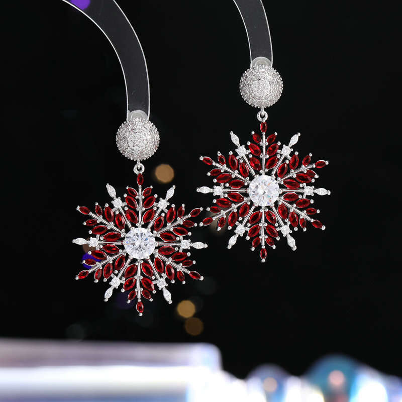 Fengzhonggong Colorful Zircon Elegant Fashionable Temperament Light High-end Christmas Snowflake Earrings