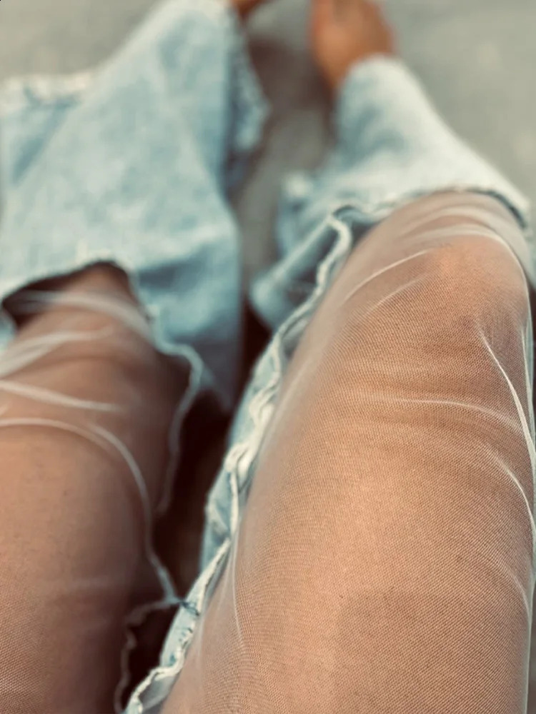 2025 Womens Jeans Pant Blue Denim With Sheer Mesh Knee Panels Hip Hop Style Distressed High Waist Streetwear Trousers 250516Z