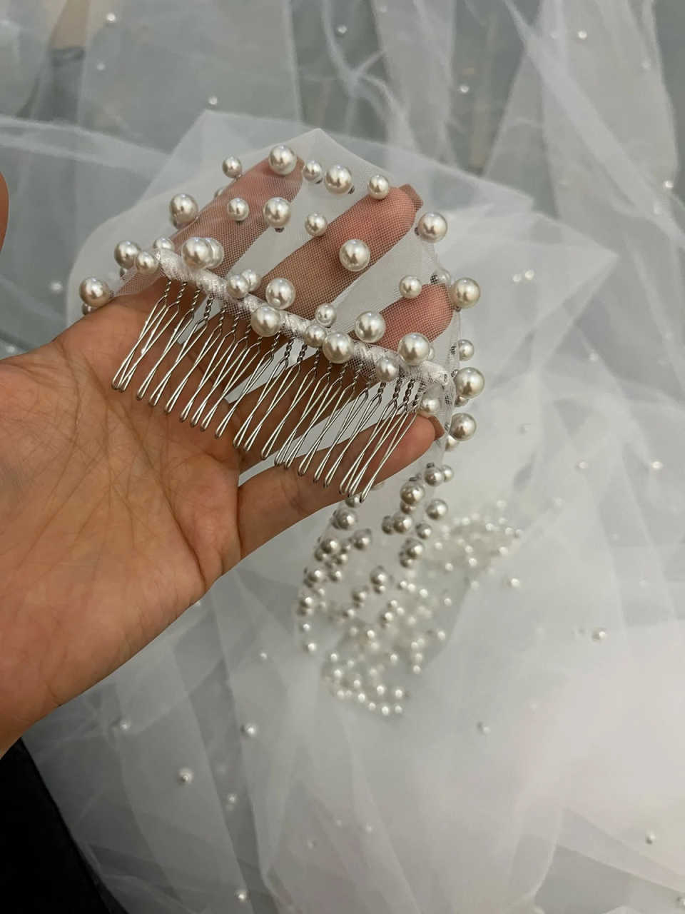 Classic Wedding Veil With Comb Pearls One Layer Long Cathedral Length Bridal Veils Beaded Edge Wedding Accessories Customized