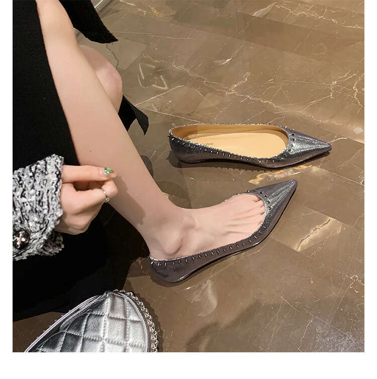 Instant Dispatch Grape Mom Style Shallow Mouth Pointed Toe Small Studded Flat Women's Shoes Spring and Autumn New Genuine Leather