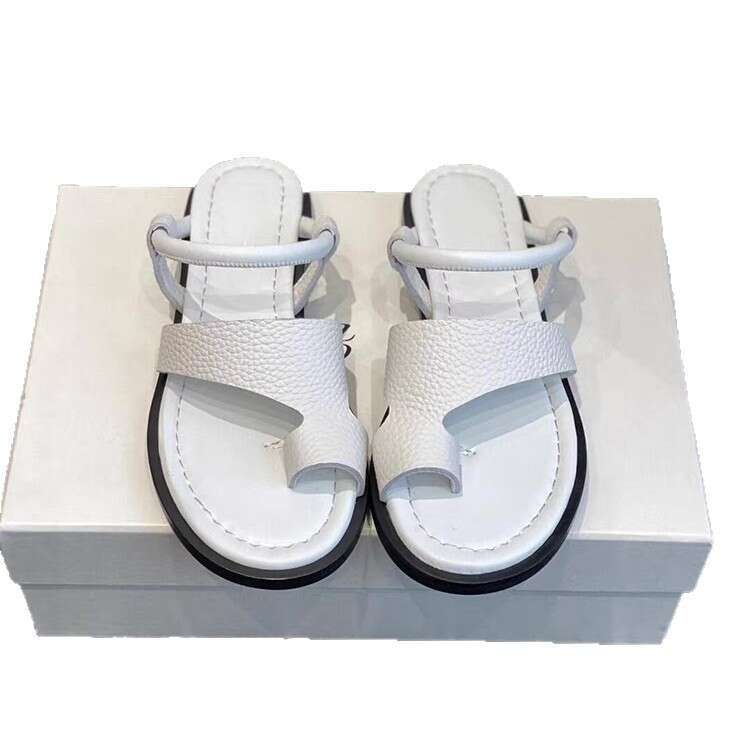 Cowhide Version ~ Niche Flat Toe Post Beach Roman Women 2025 Summer New Clip-On Sandals for Outdoor Wear