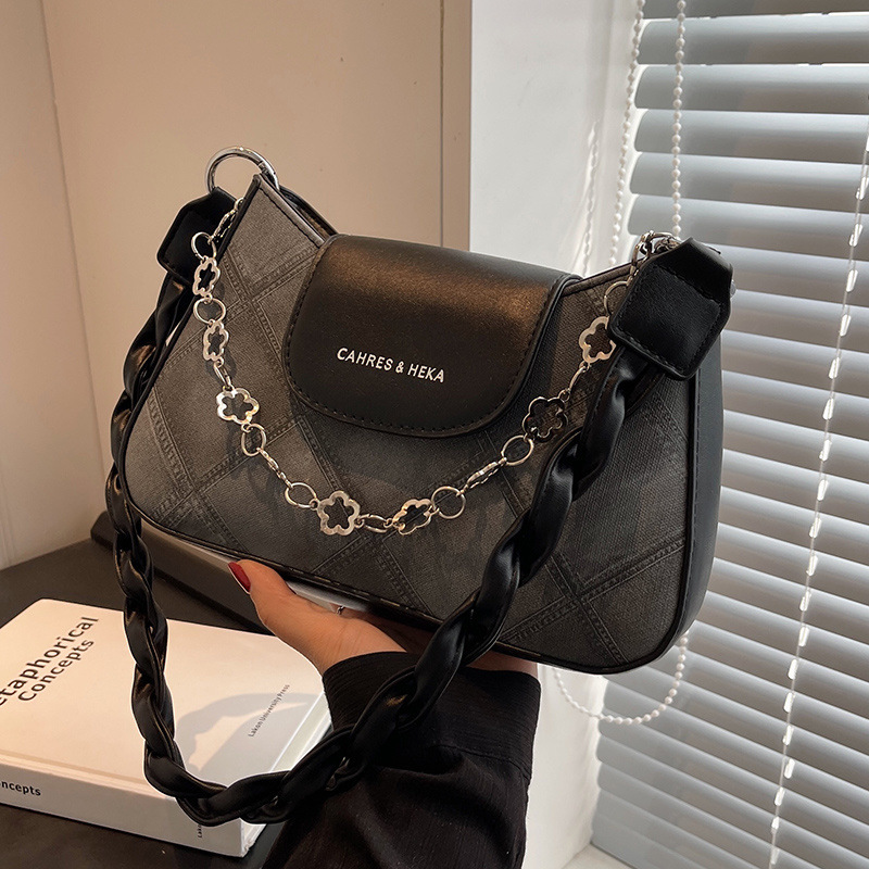 Fashion niche fashion women s handbag summer new texture crossbody bag popular shoulder and armpit bag designer women s fashion shoulder bag