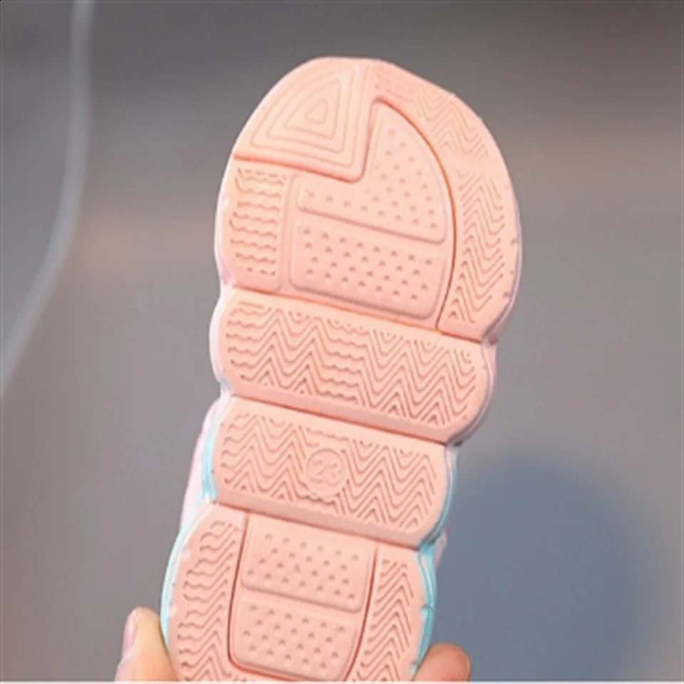 Childrens Sports Sandals Spring/Summer Hollow Net Bread Head Beach Shoes for Boys and Girls Soft Sole Casual Shoes Tre 250527