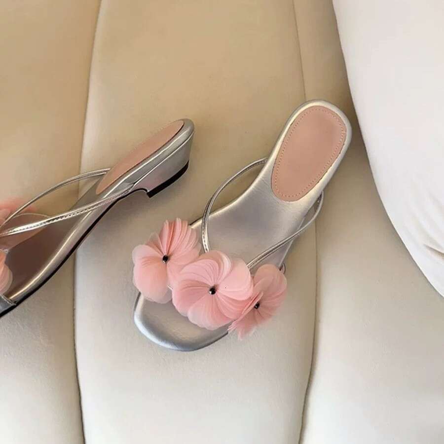 Sheepskin Version ~ French Fairy Style Floral Toe Post for Women Outdoor 2025 Summer Versatile Low Heel Sandals