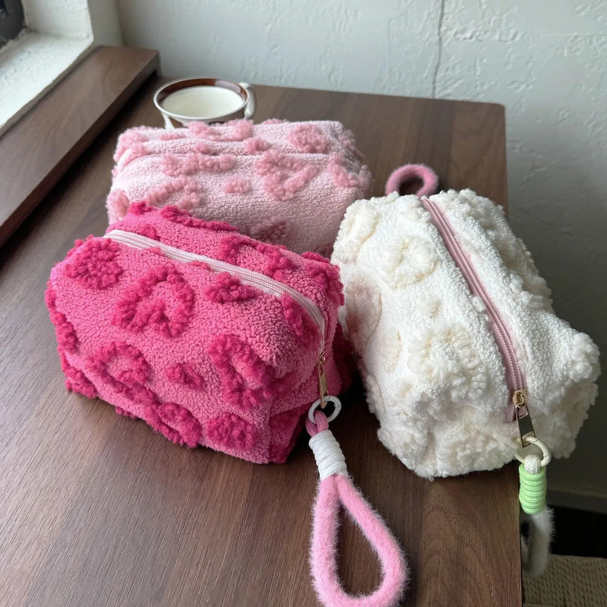 Plush Makeup Bags with Handle Soft Travel Cosmetic Storage Bag Portable Love Print Organizer Pencil Case Cute Clutch Pouch 250528