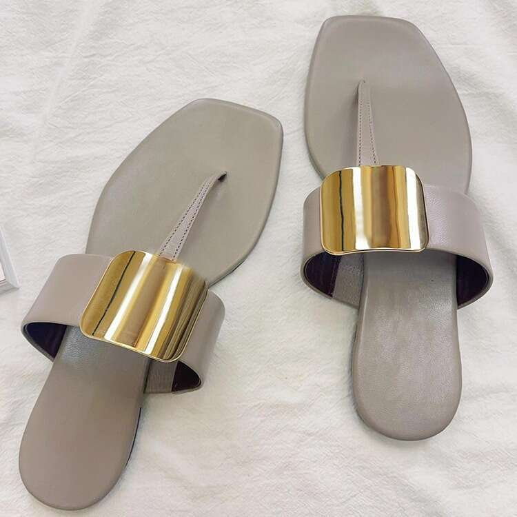 Korean Style Niche Design Metal Flat Square Flip-Flops for Women Outdoor Summer New Beach Toe Post Sandals