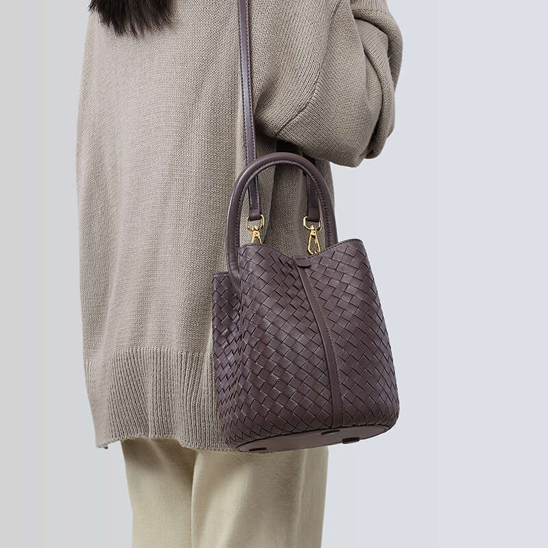 Tote Bag Women S Summer New Crossbody Bucket Genuine Leather Woven Large Capacity Handbag Shoulder Bag Shoulder Bag Braided Handbag