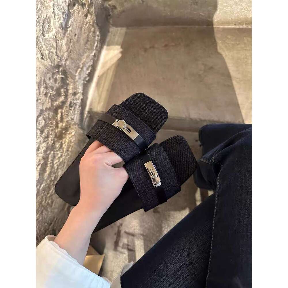 Cowhide Version ~ Korean Style Small Lock Square Toe One-Word Slippers for Women Outdoor 2025 Summer New Fashion Flat Sandals