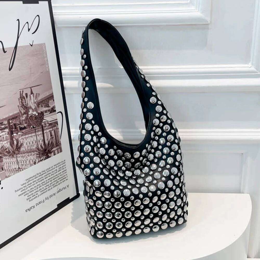 Women's Bags Designer Punk Rivet Bucket Bags For Women Metallic Studded Shoulder Bag Small Shopper Female Designer Purses And Handbags Clutch