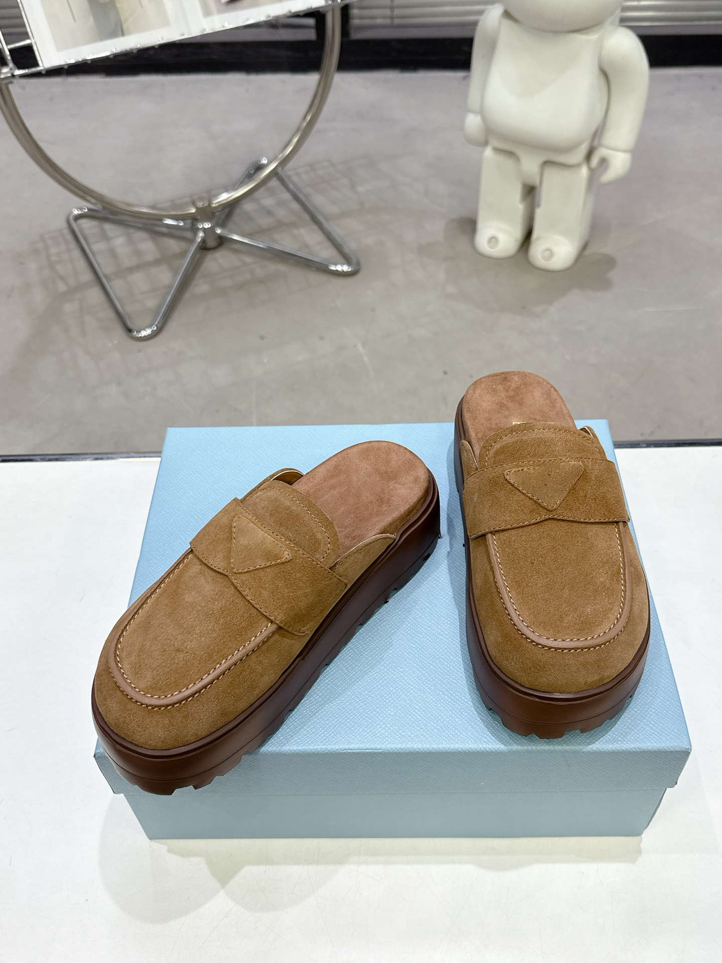 Designer Suede Platform Mules Fashion Crochet Flatform Scuffs Mules Classics Padded Nappa Slipper Outdoor Baotou Mule Slipper Inverted triangle cotton slippers