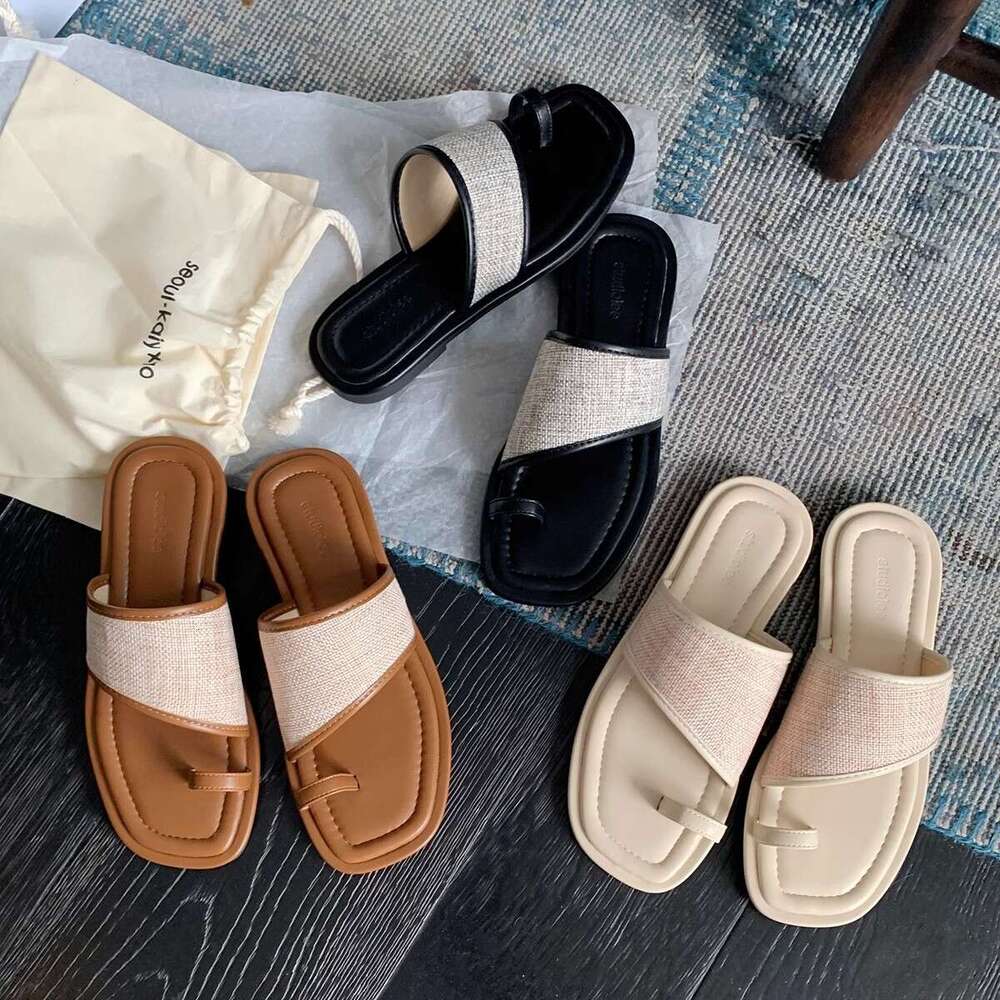 In Stock Grape Mom Style Casual Flat Square Toe Ring Slippers for Women Summer Outdoor Woven Color Block Sandals