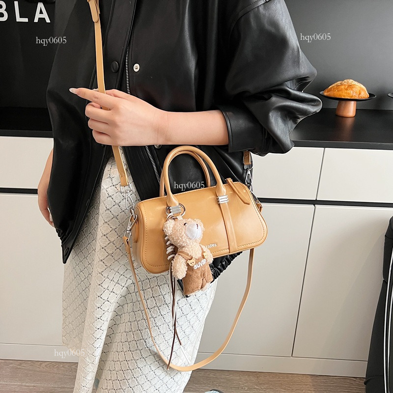 Top quality Brand High Quality New Style Free Delivery Designer Bag High-End Oil Wax Leather Small Square for Women 2025 Spring Summer Retro Handbag L