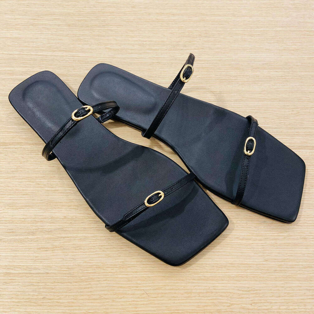Genuine Leather Niche Square Flat for Women Outdoor 2024 Summer New Open Toe Thin Strap Sandals