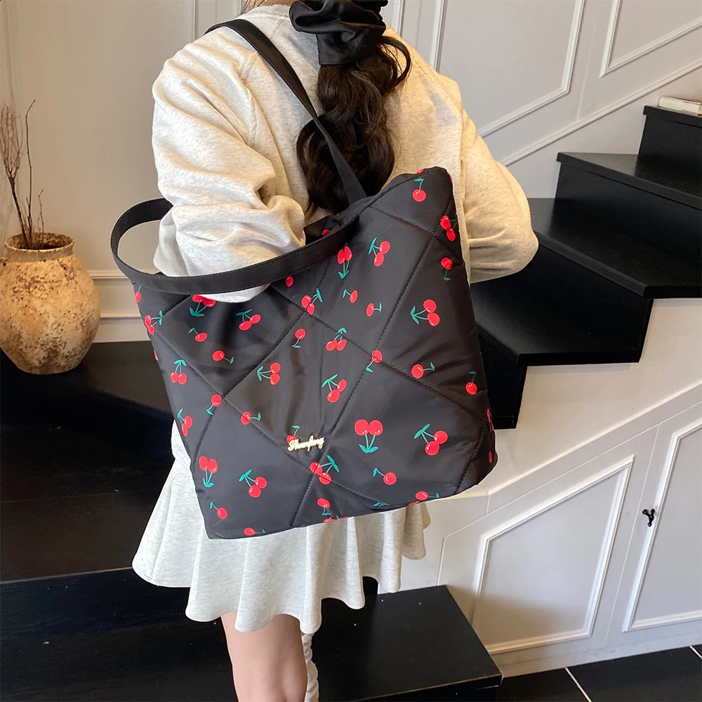 Premium and Niche Single Shoulder Handbag for Women Small Fresh Sweet Underarm Bag Large Capacity Tote 250528