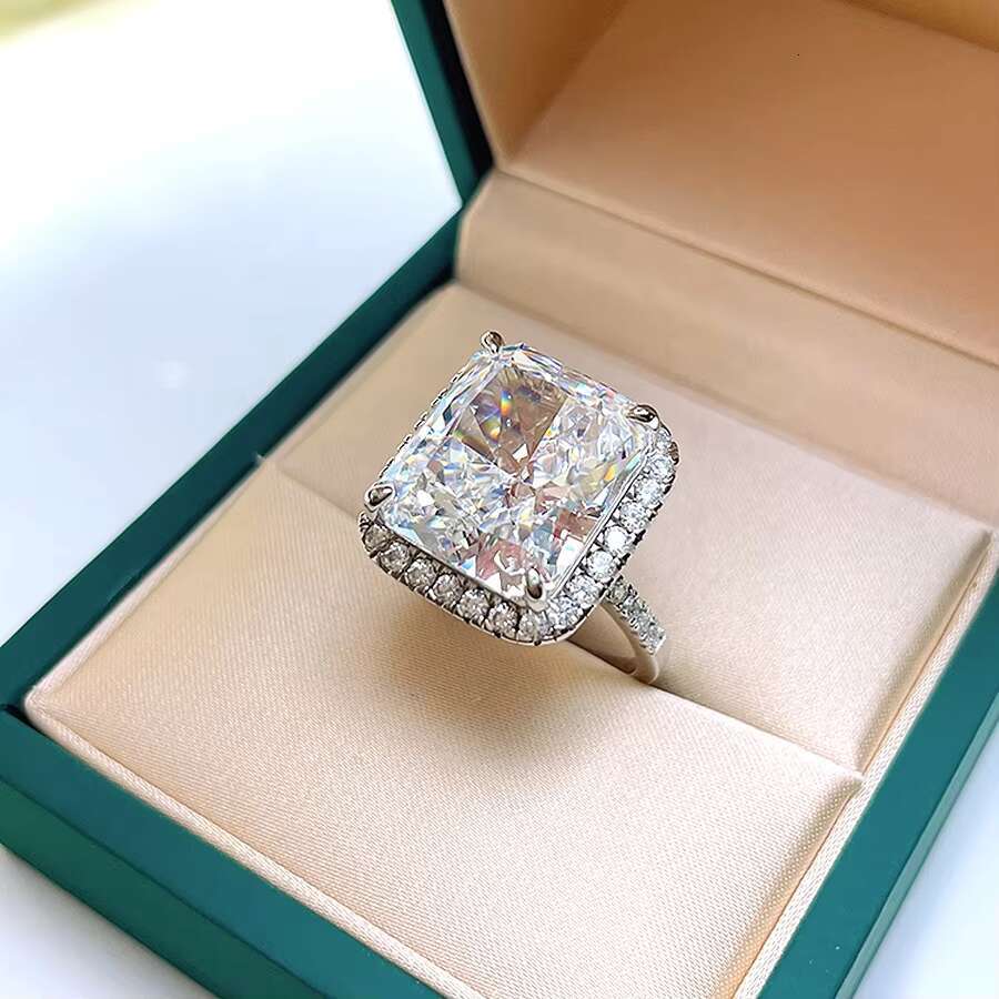 Luxurious Moissanite ring for ladies 925 silver Luxury Wedding Rings for Women