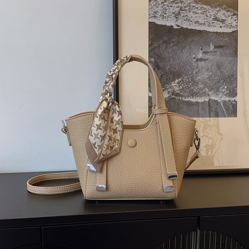 Fashion trend fashion niche handbag women s fashion new simple bucket bag crossbody bag trend multifunctional designer women s shoulder bag