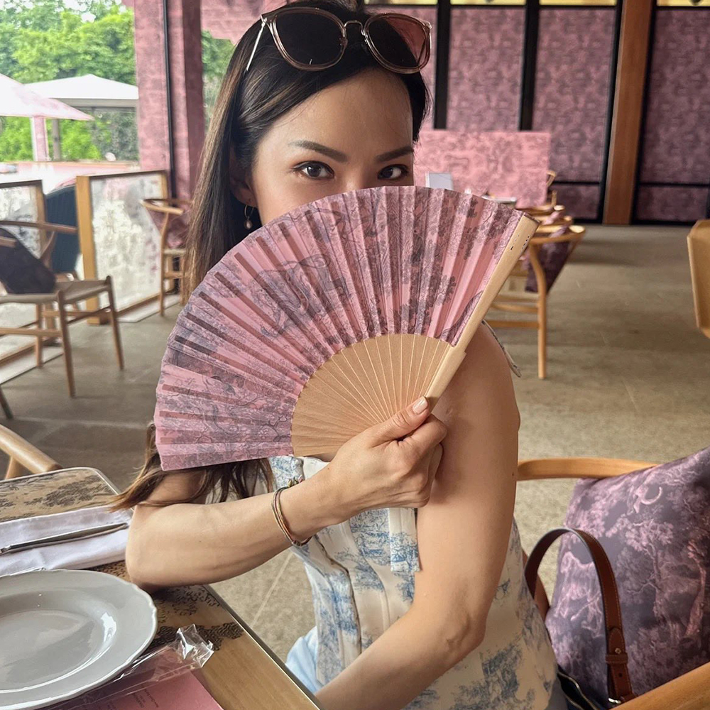 Designer Bamboo Folding Great Favor VIP Gift Hand Dance Fan Summer Festival Party Wedding Gift, Prevent Heatstroke, Reduce Temperature