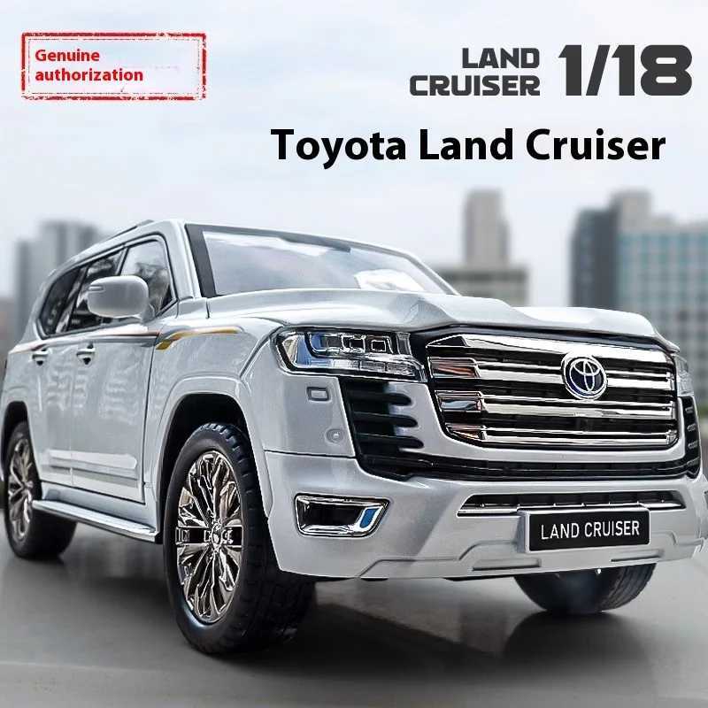 1 18 Toyota Land Cruiser LC300 SUV Alloy Car Diecast Model Sound Light Toy Home Decoration Ornaments Collection Gift Kid Toy R250528