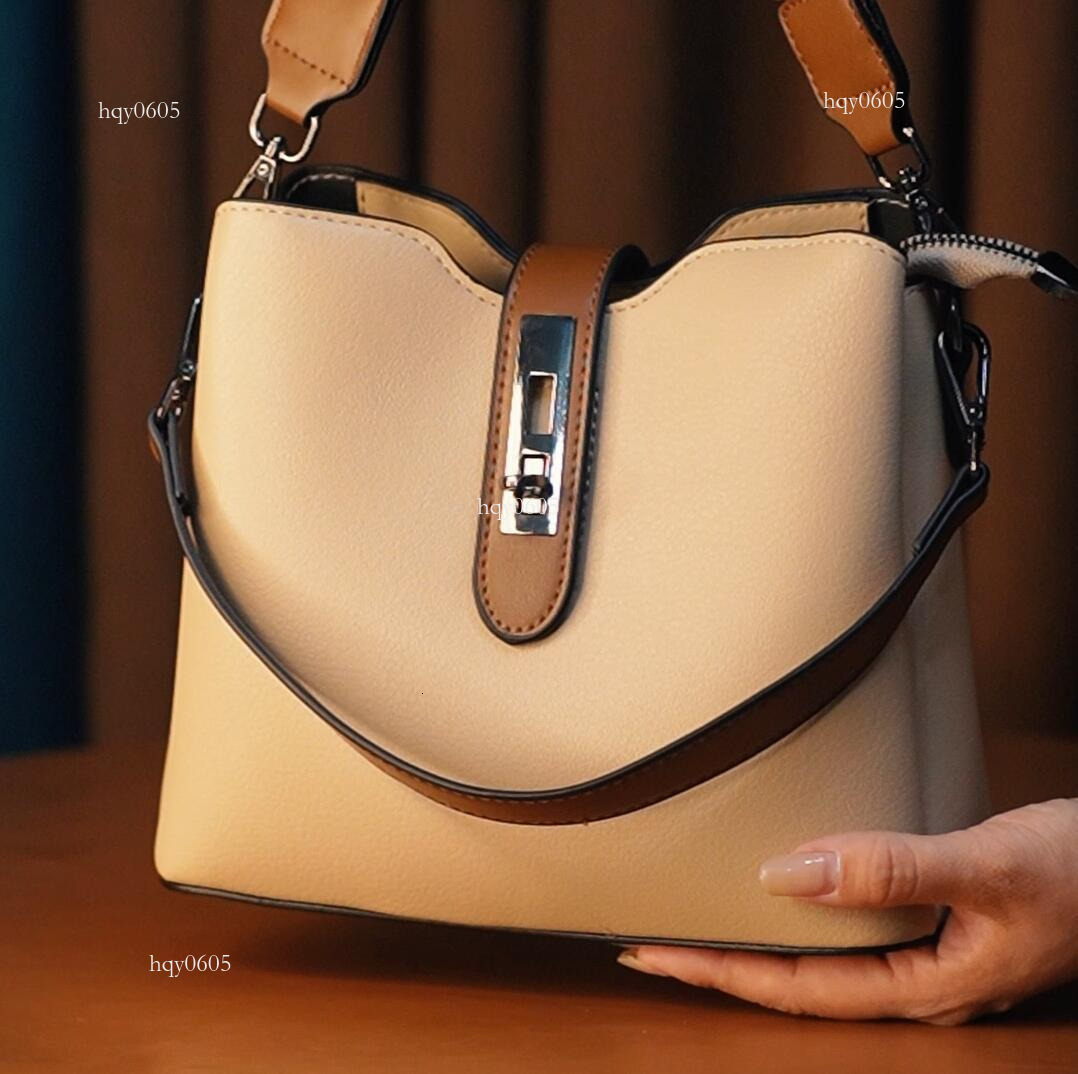 Top quality Brand High Quality New Style Free Delivery Designer Bag 2024 Autumn Live Streaming Hot Sale Simple Versatile Bucket Cross-border Single Sh